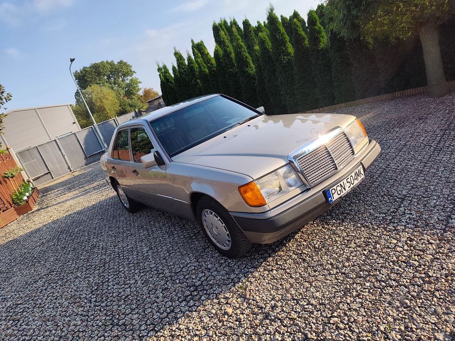 Mercedes-Benz W124