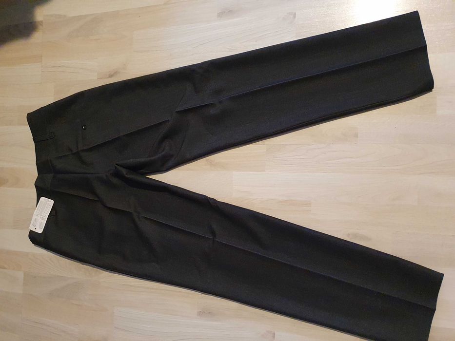 Spodnie damskie nowe 44