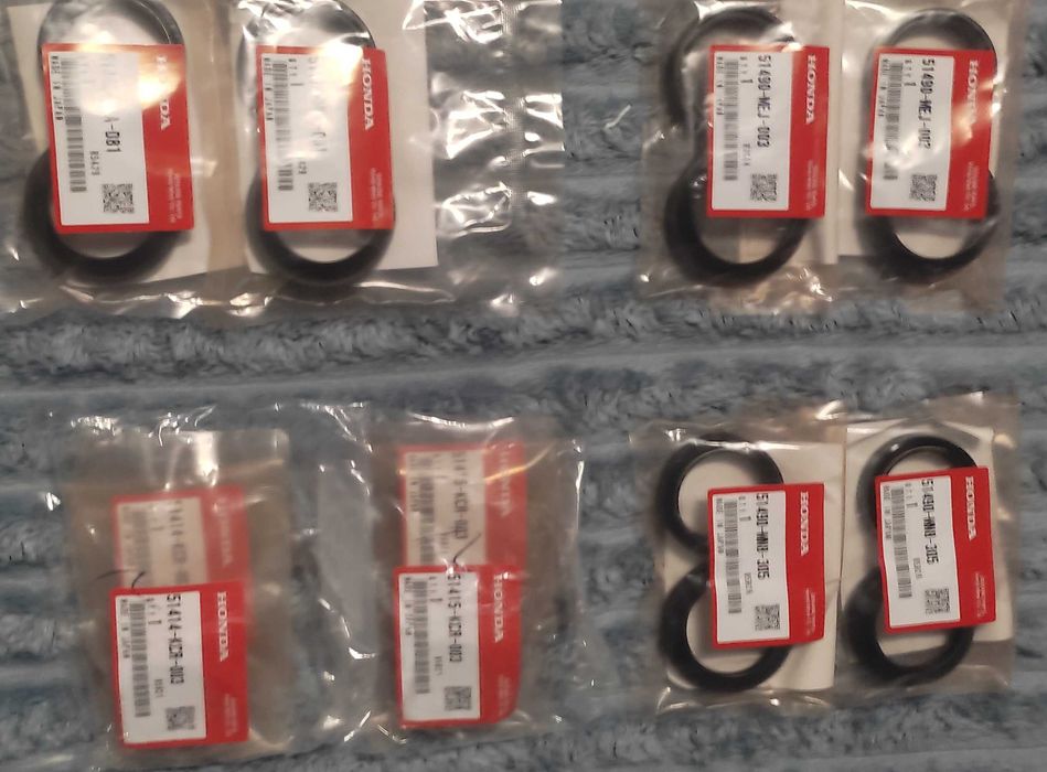 Сальники пильники вилки CBR600 CBR1000 CB400 CB500 CB600F CBF600 NC700