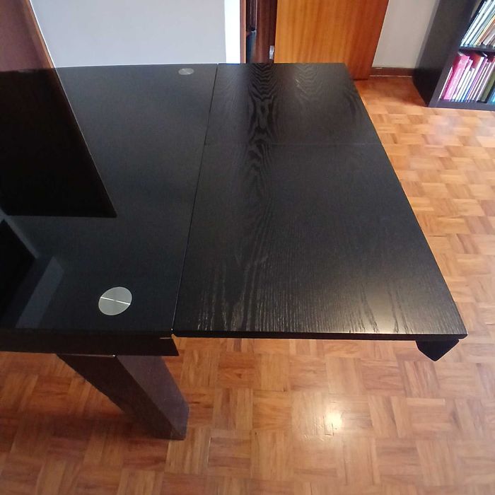 Mesa de Jantar Extensível – Vidro Preto | Excelente Estado