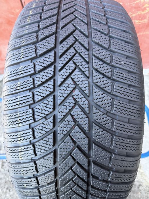 245/40/19 R19 Blizzak LM005 зима 1 шт