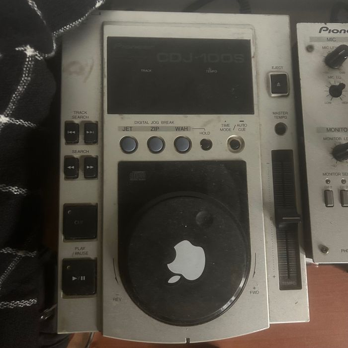 Pioneer Cdj 100 + mesa mistura Pioneer DJM 300s