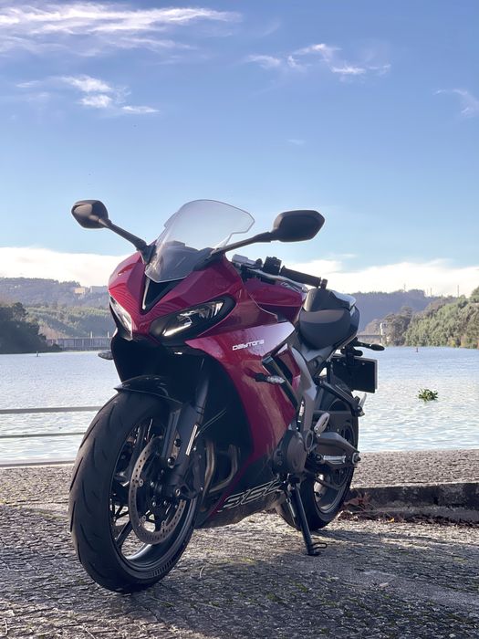 Triumph Daytona 660 A2