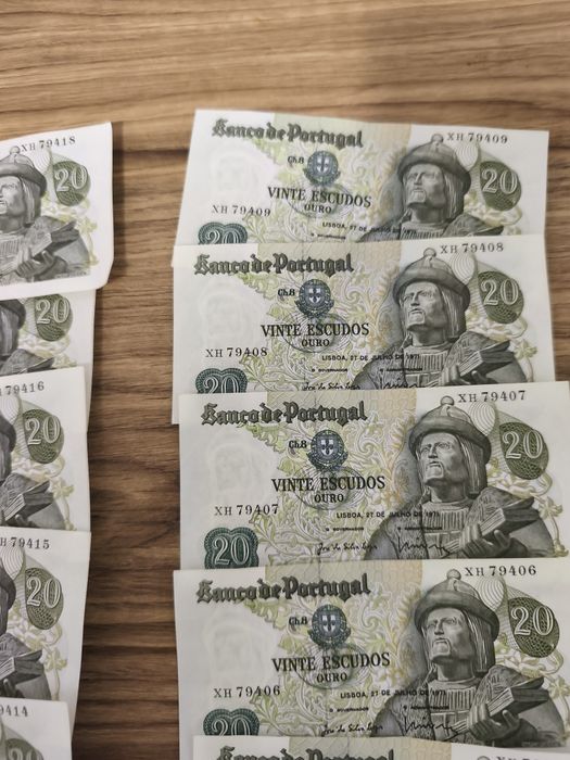Vendo notas de 20 escudos e de 100 escudos
