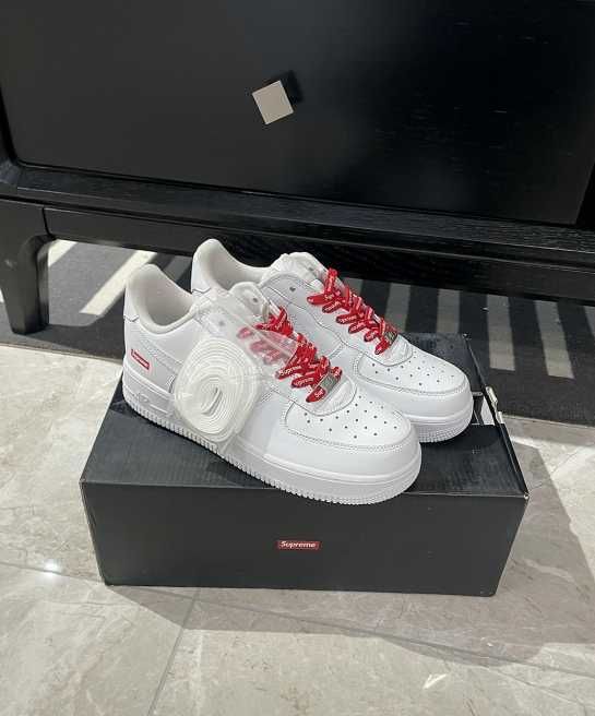 Nike Air Force 1 Low Supreme White R.44