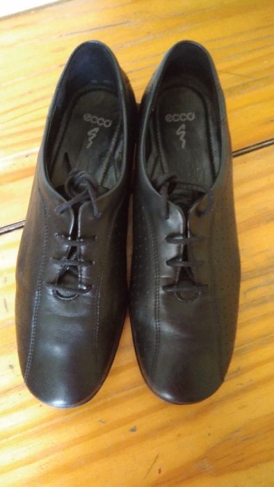 Sapatos ECCO 38 pele genu na. Chaves OLX Portugal