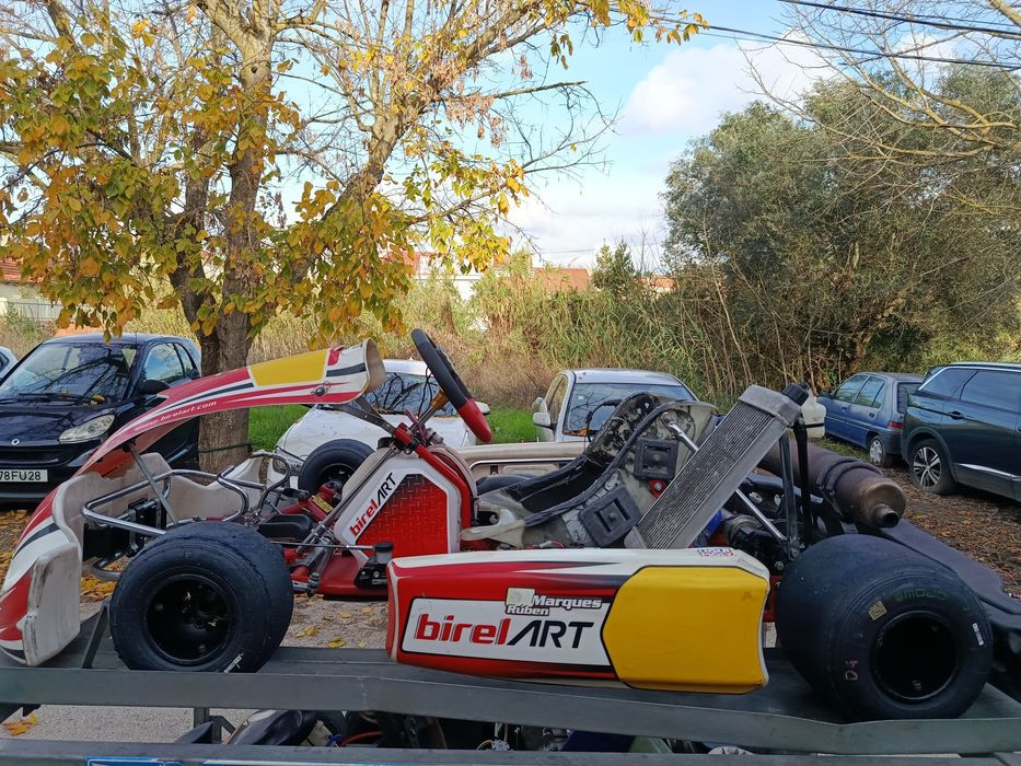 2 karting + atrelado segundo piso vai para baixo tudo impecável