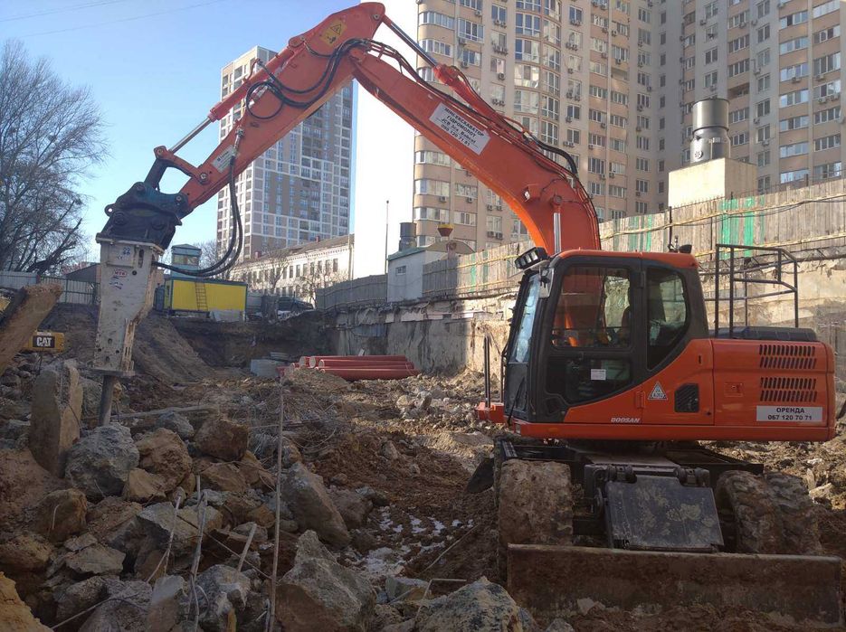 Послуги гідромолота на екскаватор JCB 3сх міні екскаватор навантажувач
