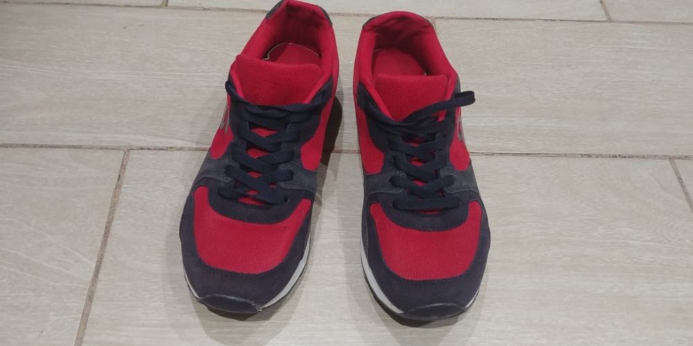 Кросівки чоловічі