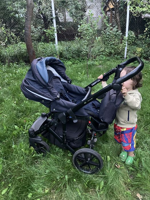 Wózek adamex emilio 3 w 1 nosidełkiem i akcesoriami, wszystko sprawne.