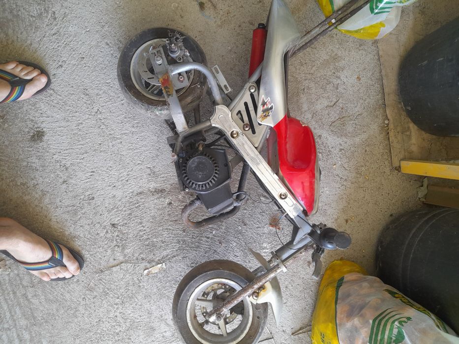 Mota para criança a gasolina.