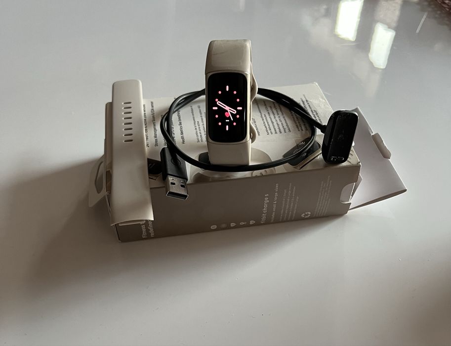 Opaska Fitbit Charge 5, soft GOLD