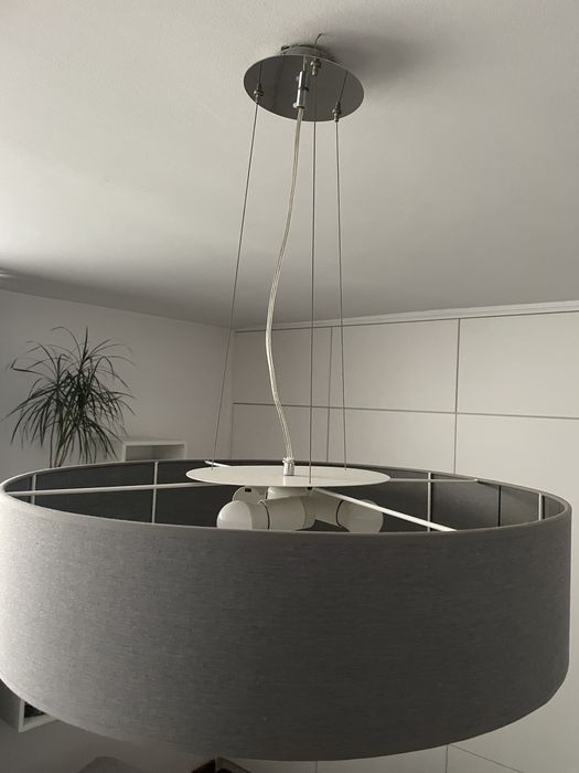 Szara lampa wiszaca okrągła
