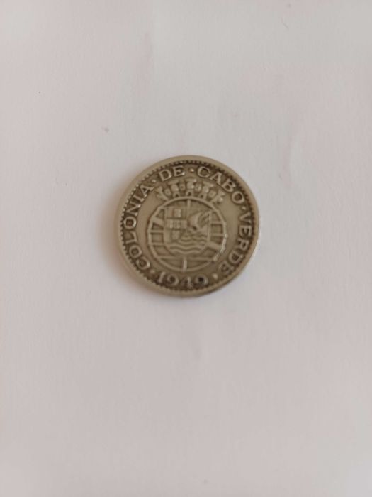ULTRAMAR PORTUGUÊS, 4 moedas , Angola, Macau, Cabo Verde e Moçambique