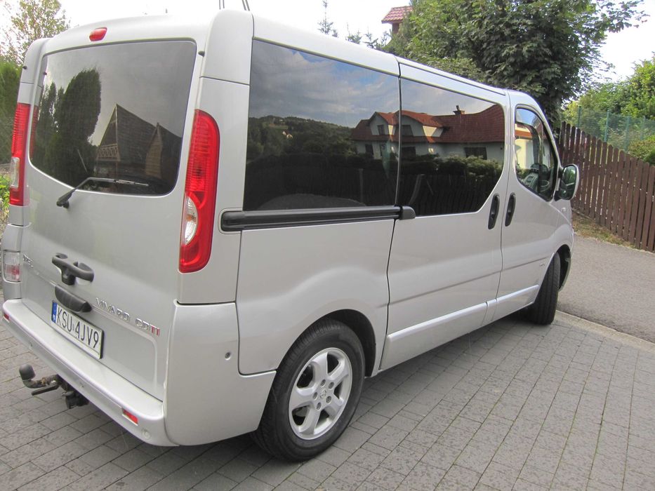 Opel Vivaro 2.0 TOUR 2011