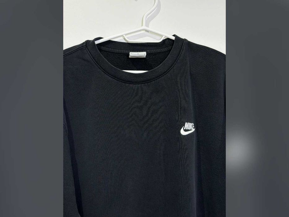 bluza Nike czarna haftowanym logo okrągły dekolt L