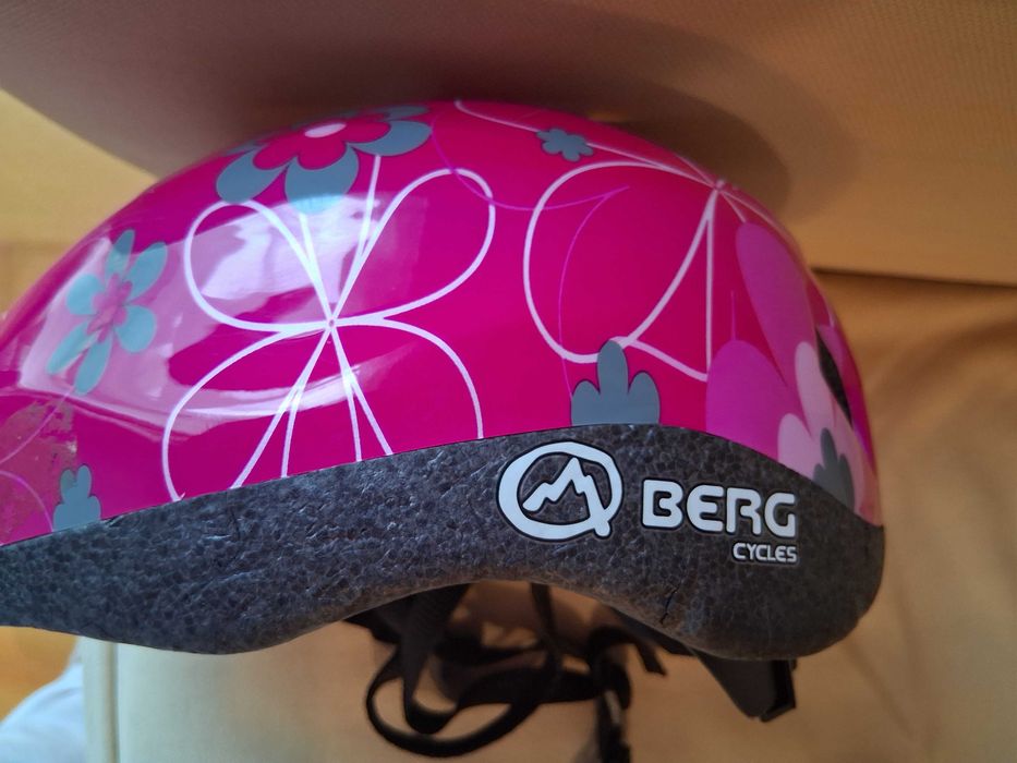 Capacete de criança BERG, ajustável com sistema de roda (50-57 cm)