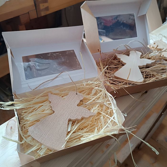 Zestaw drewnianych ozdób światecznych