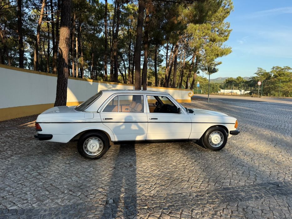 Mercedes-Benz 200 — fotografia 5