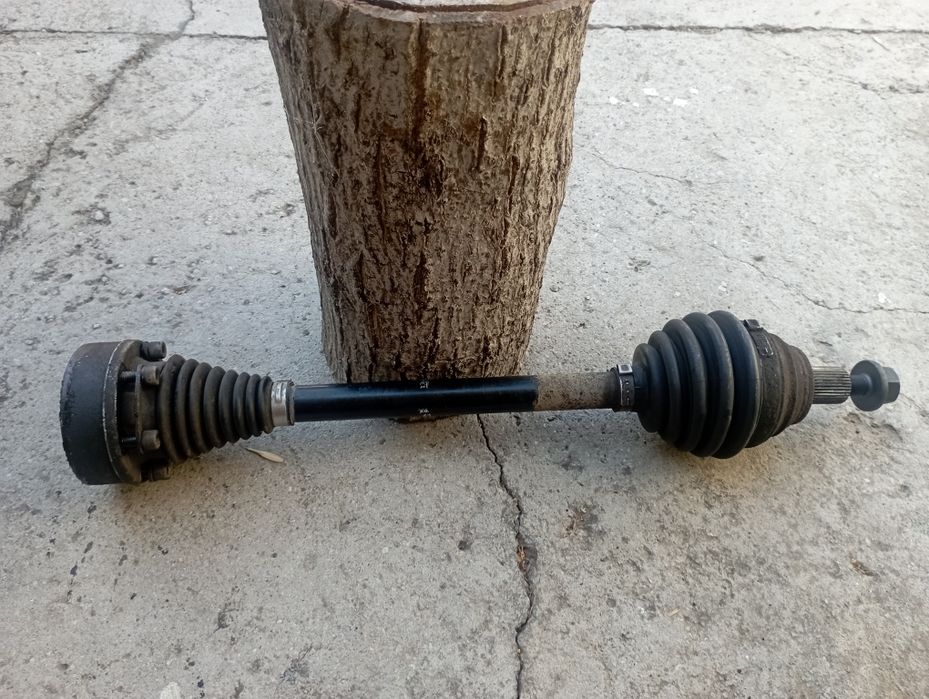 Продам полуось vag 5ти ступка механика оригинал