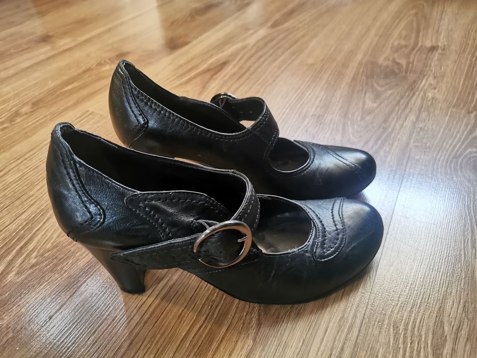 Czarne buty Lasocki roz 35