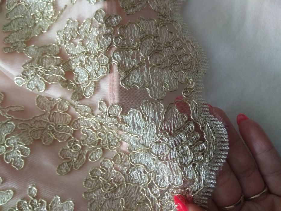 Śliczny crop top s.