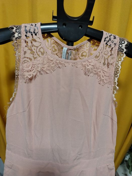 Damski kombinezon z koronką