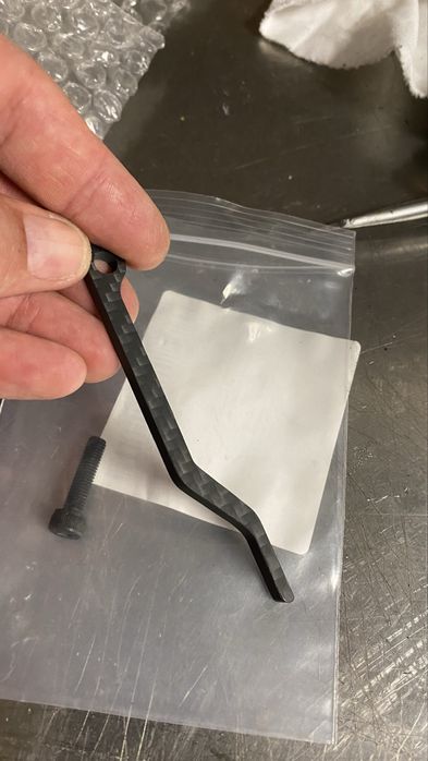 Guia anti-queda corrente em carbono