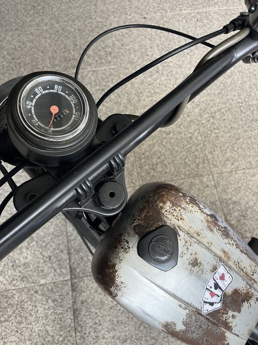 Ciclomotor Casal de 2 velocidades de mão
