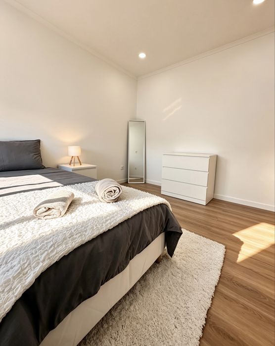 Quartos em Queluz totalmente remodelados (rapariga single)