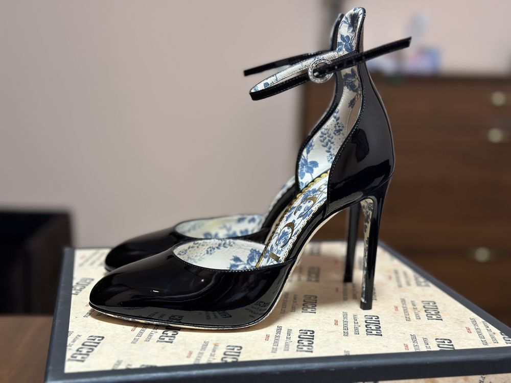 Gucci daisy ankle shop strap pump