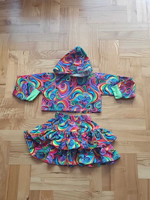 Komplet dziewczęcy rozmiar 104/110
