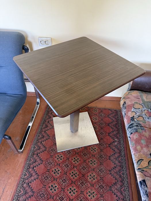 Крісла та столи для відпочинку