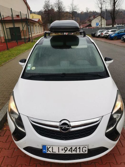 Opel Zafira Niski przebieg 7 osobowy hak panorama duża navi bez rdzy