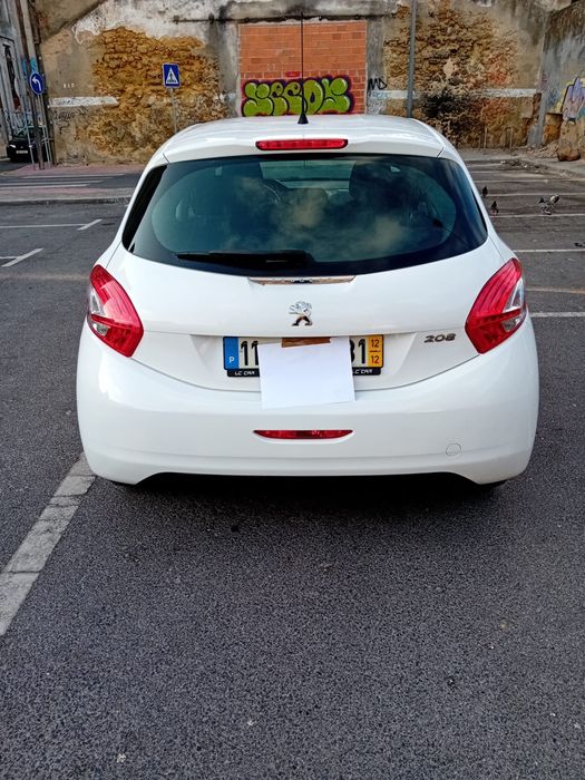Peugeot 208 1.0 12/2012