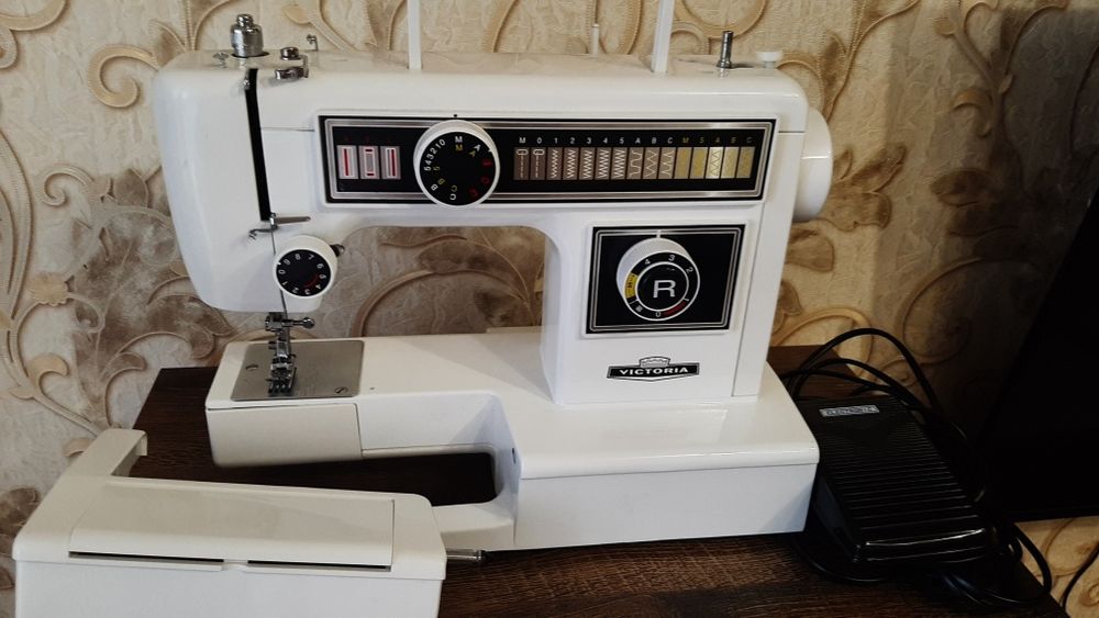 Машинка швейна,виготовлена в Германії