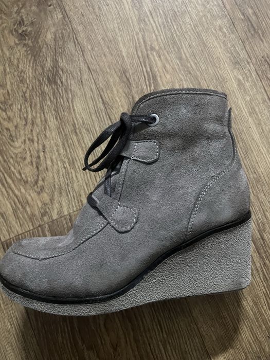 Замшеві черевики. Розмір 36.