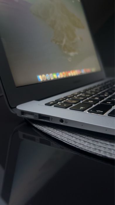 MacBook Air 13 2017 / i5 / 8GB  RAM /