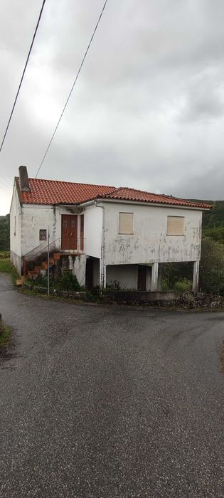 Moradia T3 à venda em Linhares, Celorico da Beira — foto 2