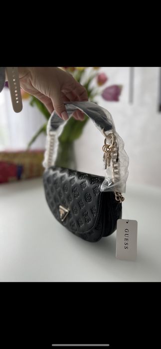 Сумочка Guess