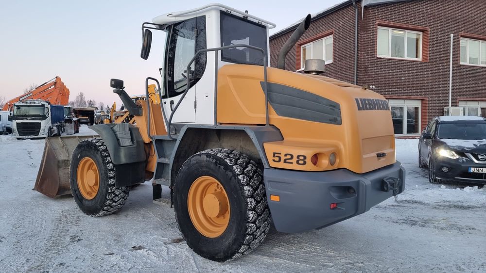 Фронтальный погрузчик Liebherr 528, 2011г