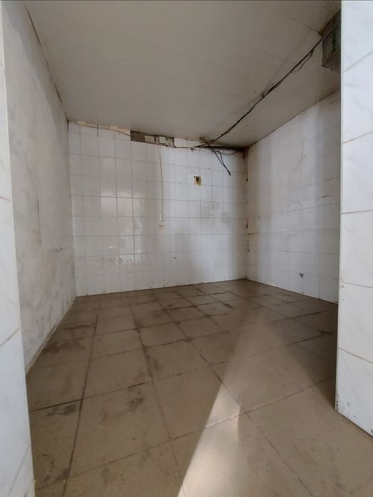 Комерційне Приміщення на Закритій Території 7 соток