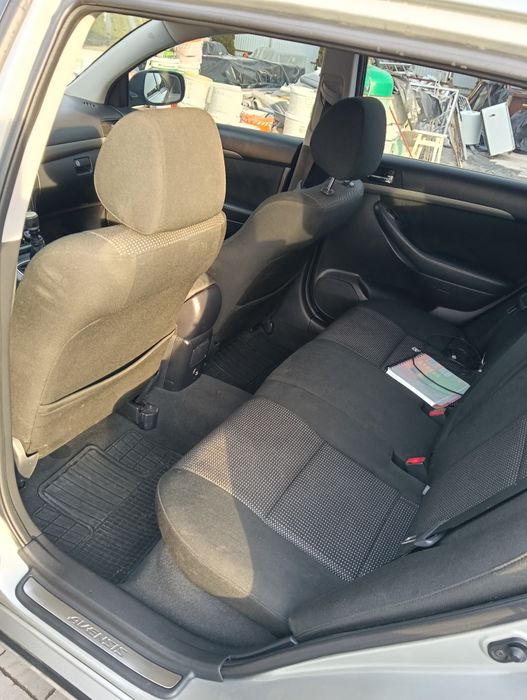 Продам  Тойоту Авенсіс в кузові універсал