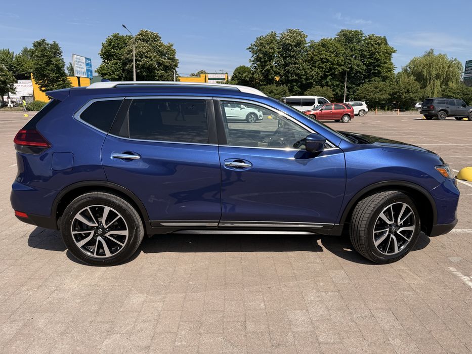 Продам Nissan Rogue 2020