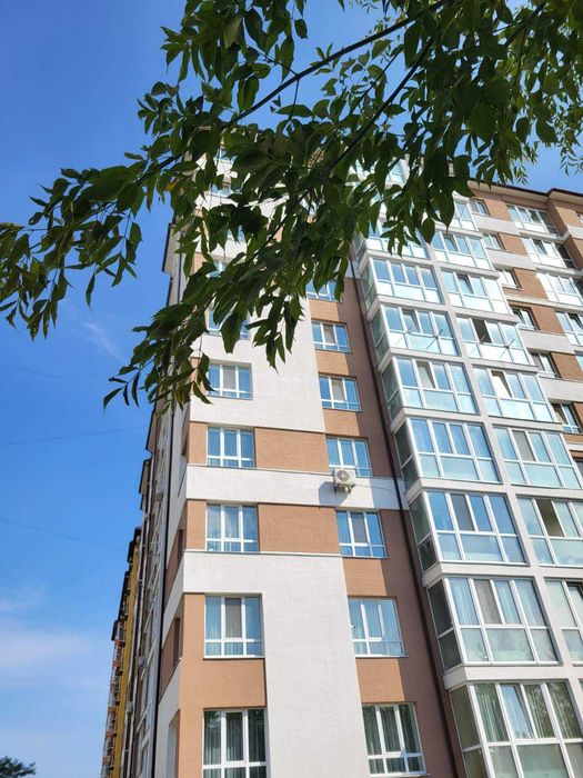 Продається простора 3 кім квартира біля Епіцентру.