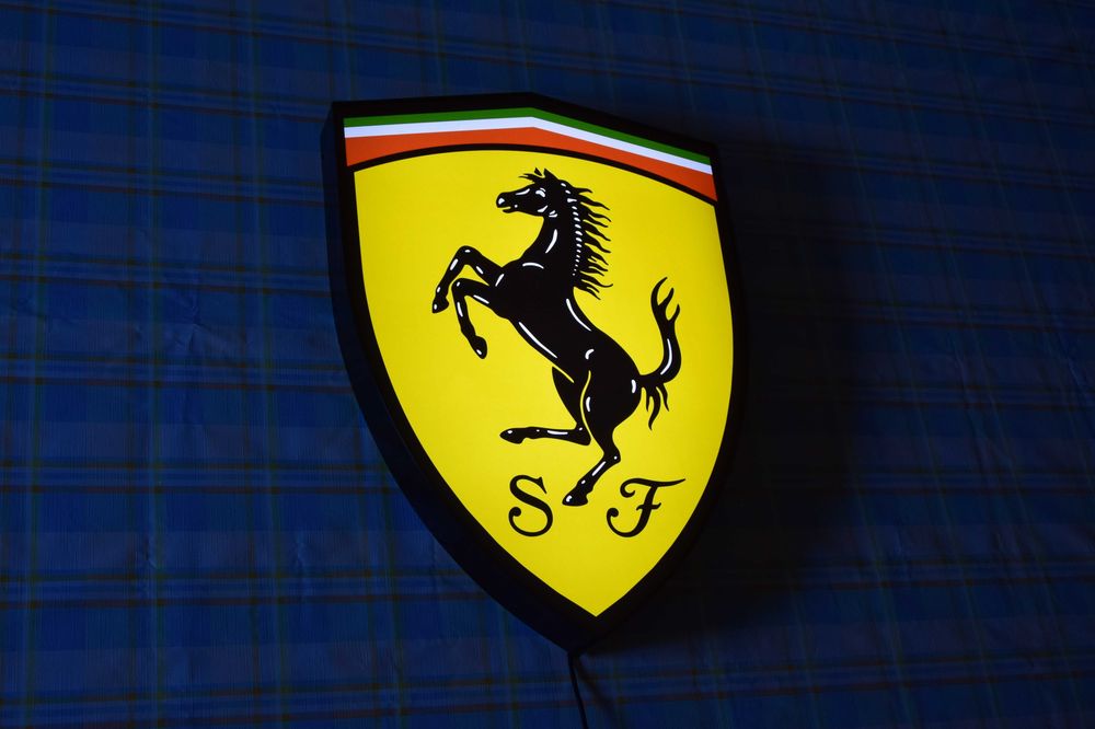 LED Neon FERRARI, Świecące Logo 3D, Baner, Kaseton, PRODUCENT Katowice ...