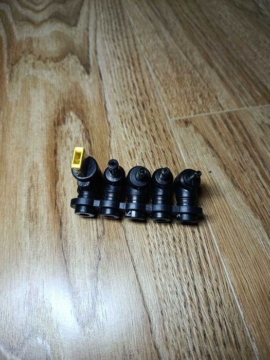 Комплект адаптерів для зарядки ноутбука