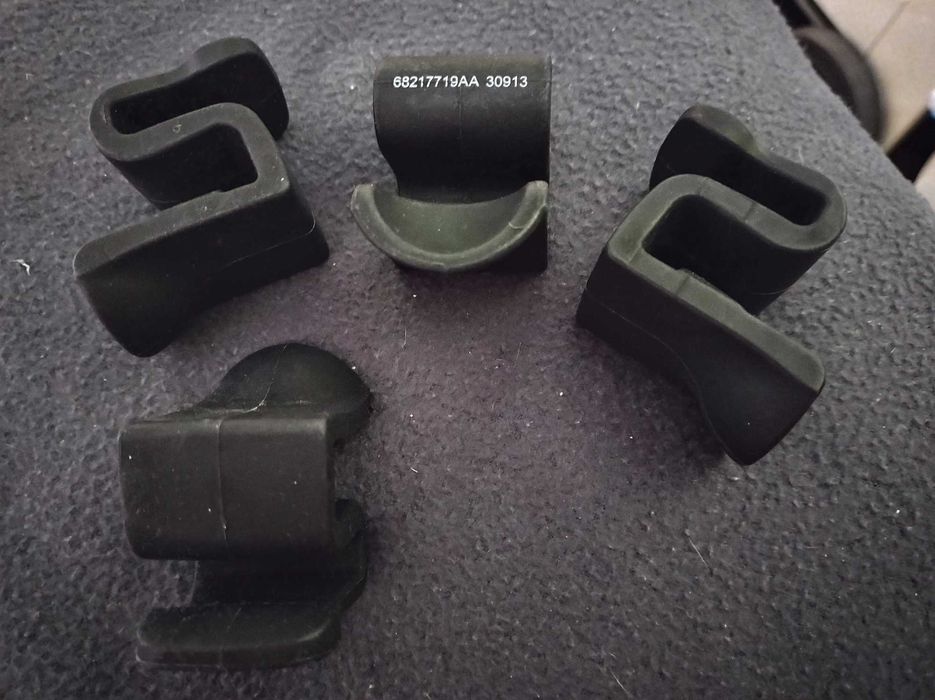 Komplet Wieszaków Do Bagażnika Jeep Cherokee