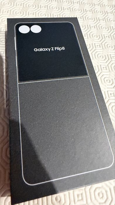 Samsung Galaxy Z Flip 8 - 256gb (caixa selada- NOVO)