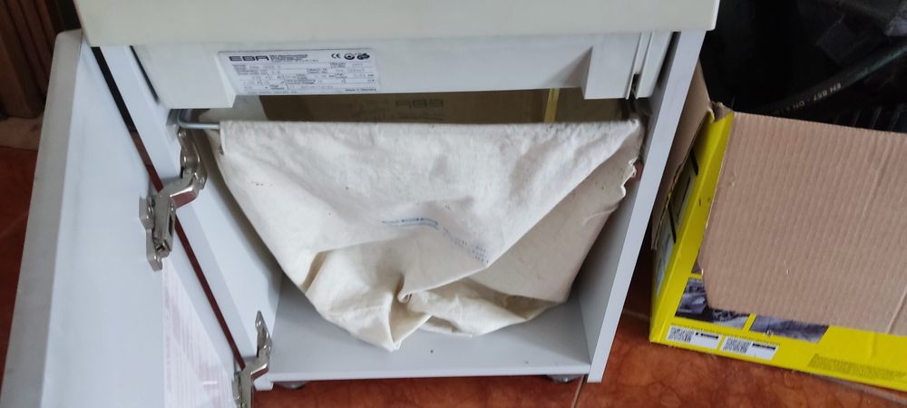 Triturador profissional de papel robusto com rodas